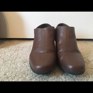 Dr. Scholl's leather wedge boots
